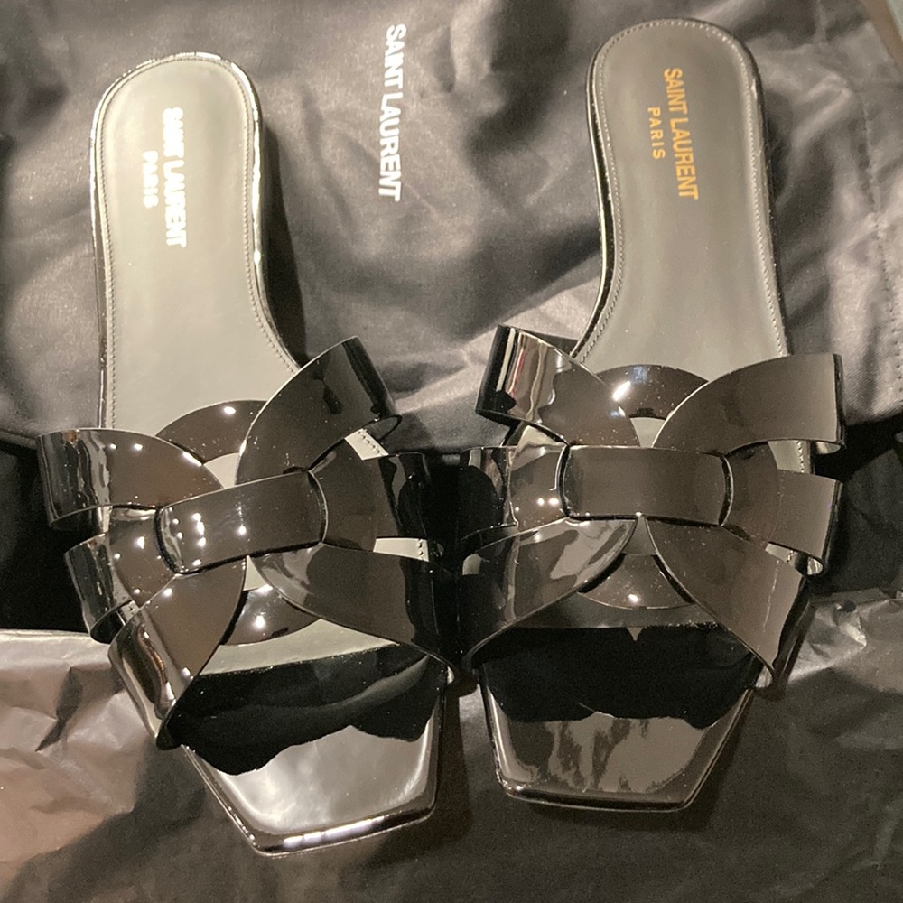 Saint Laurent Tribute Flat Sandals